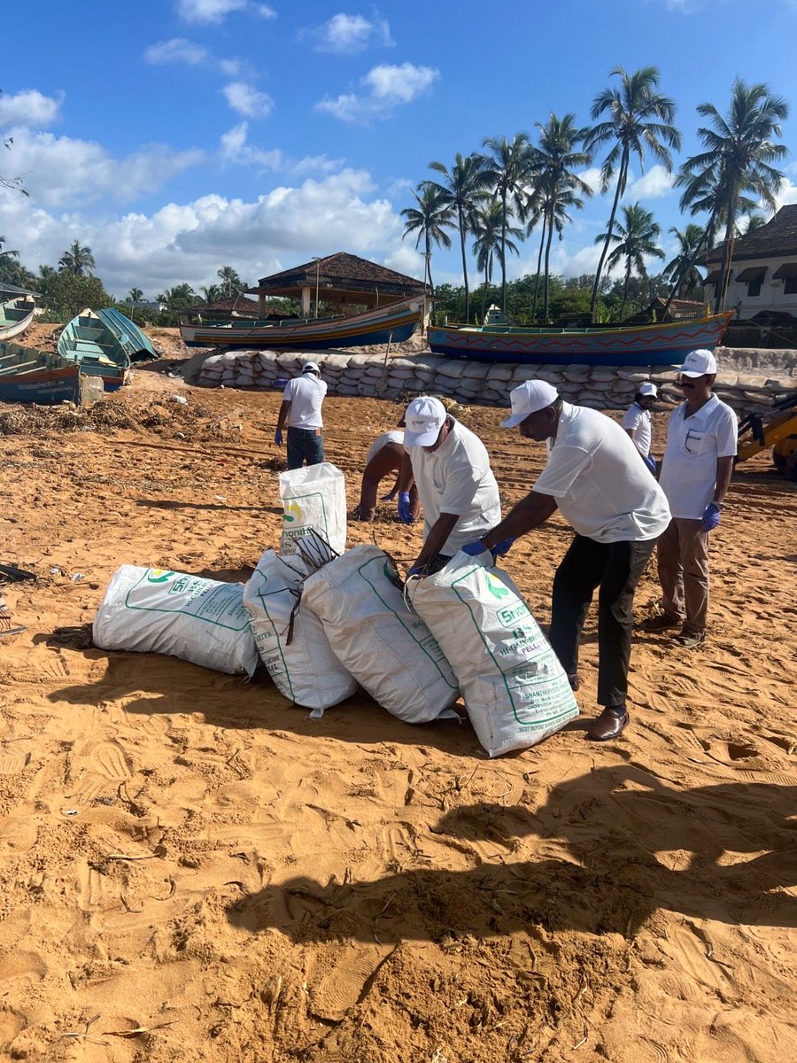 wapcosofficials's tweet image. #WAPCOS #SwachhataHiSeva #SpecialCampaign5_0 #SwachhBharat #CleanIndia #Environment #Sustainability #BeachCleanUp #Kerala #TeamWAPCOS #GoGreen #CleanCoast
 @DoWRRDGR_MoJS @NPCCOfficial