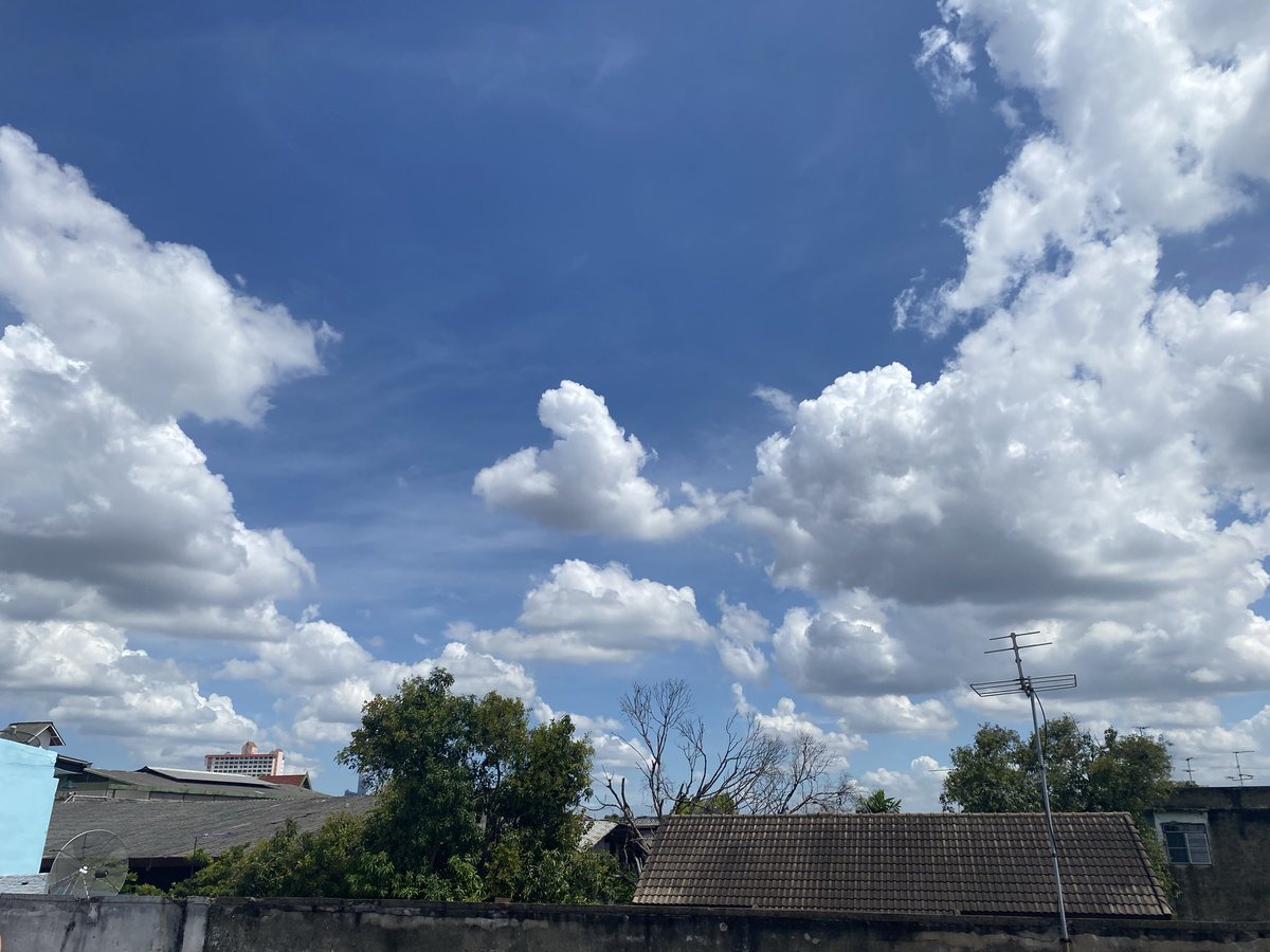 ขอให้ทุกคนสดใสเหมือนท้องฟ้านะคะ