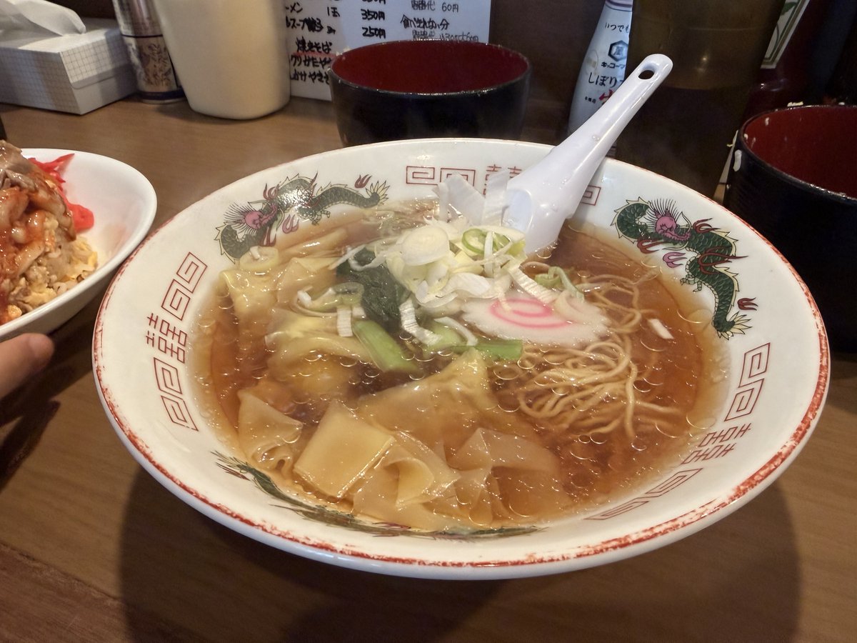 久々のよなかそば！
変わらず美味いしお椀開ける時のワクワクはたまらん！