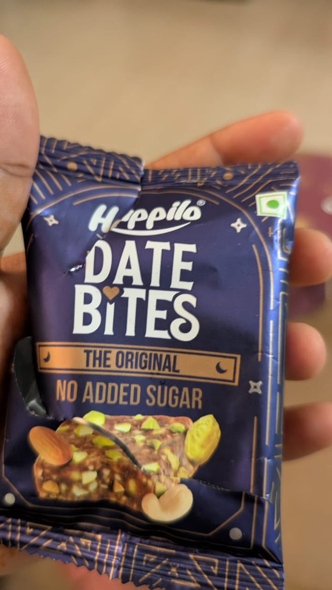 MNXSINGH's tweet photo. @HappiloIndia We placed an order of your hamper through flipkart minutes. We got a sealed packet. It was so embarrassing we gifted it to a friend and they got hair in your sealed packet that also in Date bites. Such a pathetic service. So unhygienic Unhealthy.#band @HappiloIndia https://t.co/8ezidK41B4