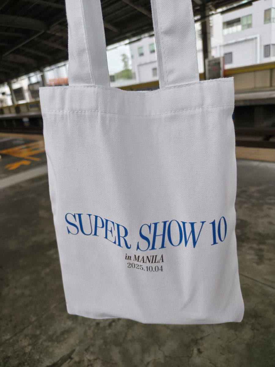 vannyapple218's tweet photo. Hello! I have prepared a simple freebies for I AM Ji Chang Wook  DOMIN8 event later. Just approach me nicely and say Hi! See yah! 🥰

I have a Super Junior tote bag. 😊💙

#JiChangWook
#JiChangWookInManila
#DOMIN8 #IAMJiChangWook https://t.co/k5azS62jRf