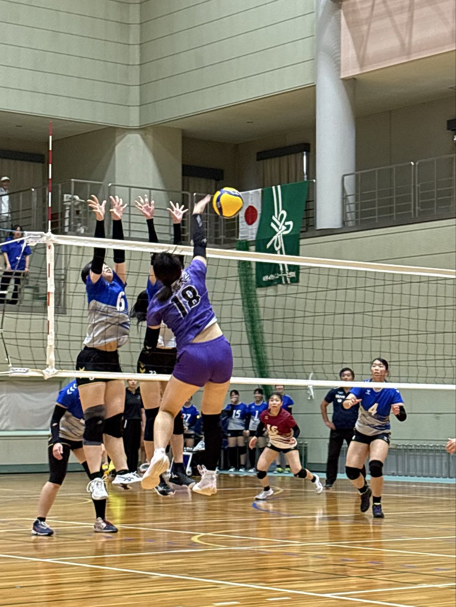 tokai_vb's tweet image. 【2025年度 東海秋季女子1部リーグ戦 10日目】
Bコート第2試合
東海学院大学vs皇學館大学
25-16
25-22
25-18
セットカウント3-0
東海学院大学の勝利です!