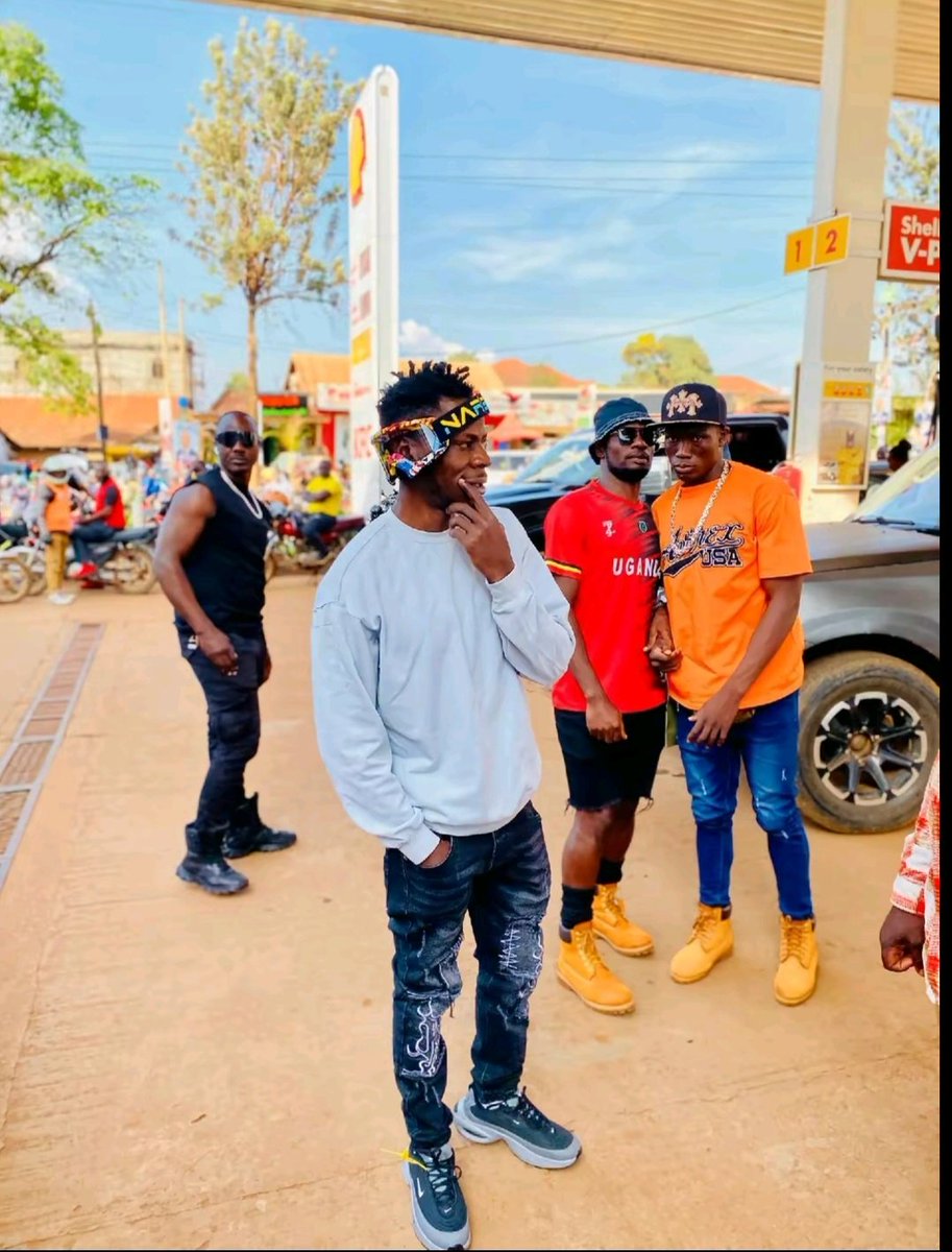 daddymyra1's tweet photo. How would the entertainment industry of Uganda be with out @AlienSkinUg ?#legendaryicon https://t.co/1Fe7708buR