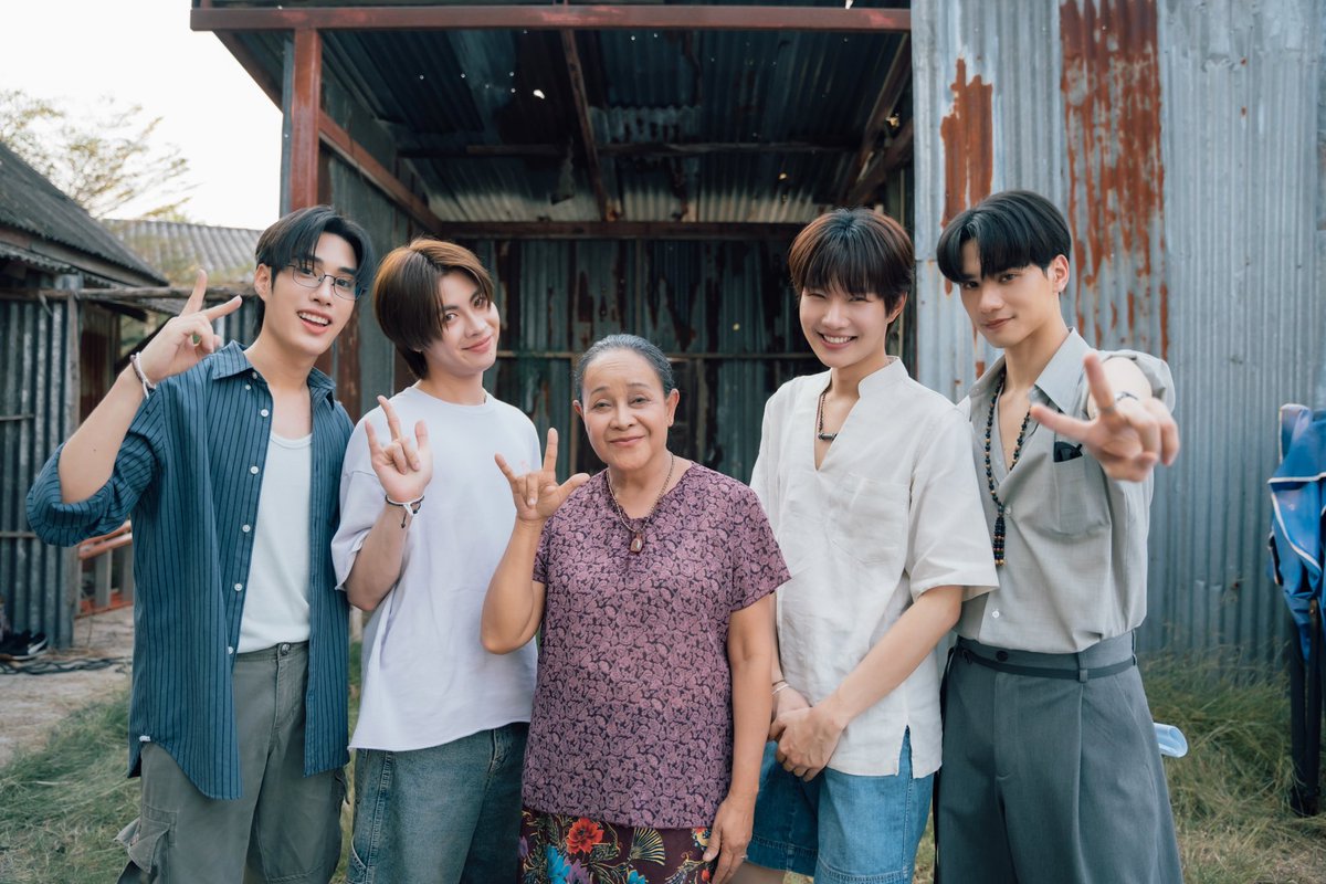 ส่งความห่วงใยไปยัง น้ำปิง พี่เก่ง พี่เติ้ล เฟิสวัน แม่เขม ชาญ เจต ส่วนแม่พี่ภีมก็แล้วแต่

Khemjira The Series EP11 
#เขมจิราต้องรอดEP11