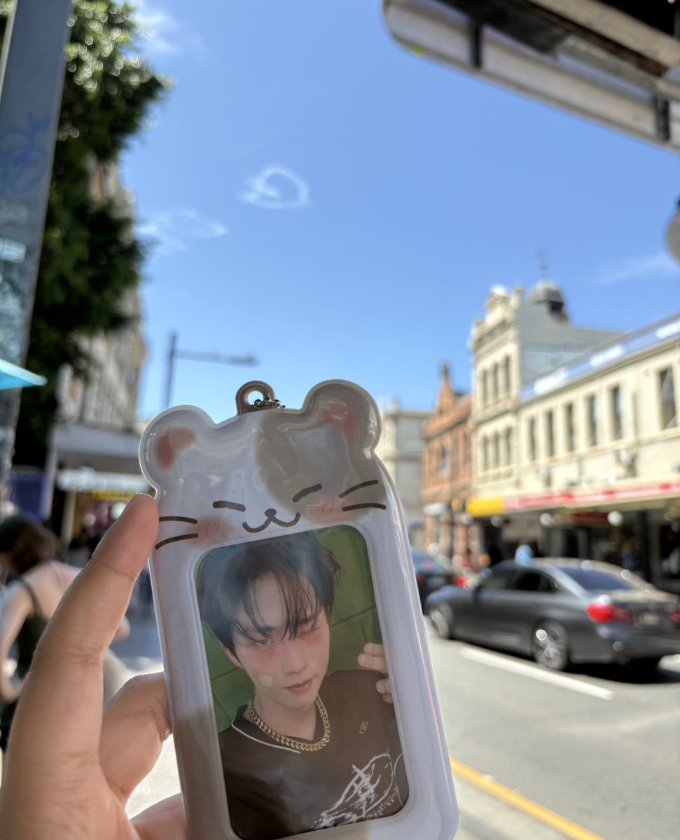 visited newtown today!! had to recreate jiungs photo heh