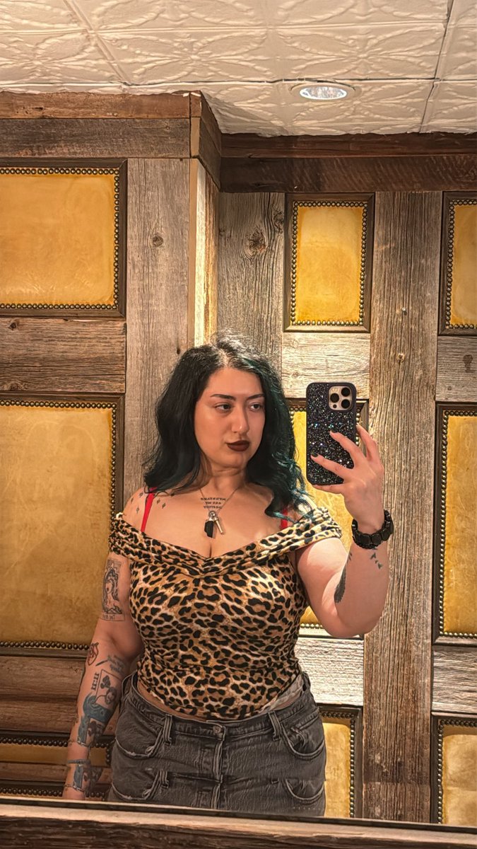 poopypenguin333's tweet image. Anyways I’m due for a baddie dump #prochoice