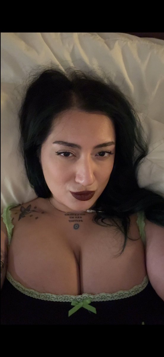 poopypenguin333's tweet image. Anyways I’m due for a baddie dump #prochoice