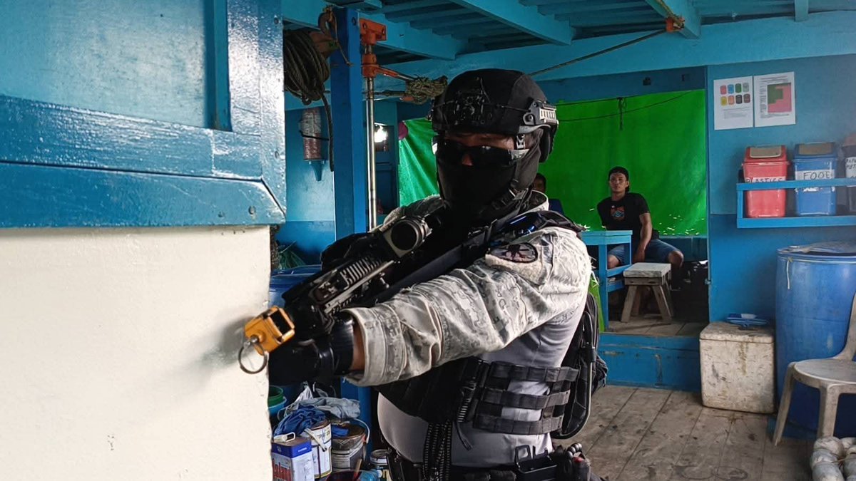 Philippine_Navy's tweet photo. SA BALITA | PH #Marines at Coast Guard, Nagsanay sa VBSS Operation sa Balabac

👉🏽https://t.co/eDKROFbHUX

#ProtectingtheSeasSecuringOurFuture
#PHMarineCorps ⚓️🪖
#TheFewTheProudTheMarines 
#ModernandMultiCapablePHNavy
#OneAFPOnePhilippines
#StrongAFPStrongPhilippine https://t.co/zJrKY6T88J