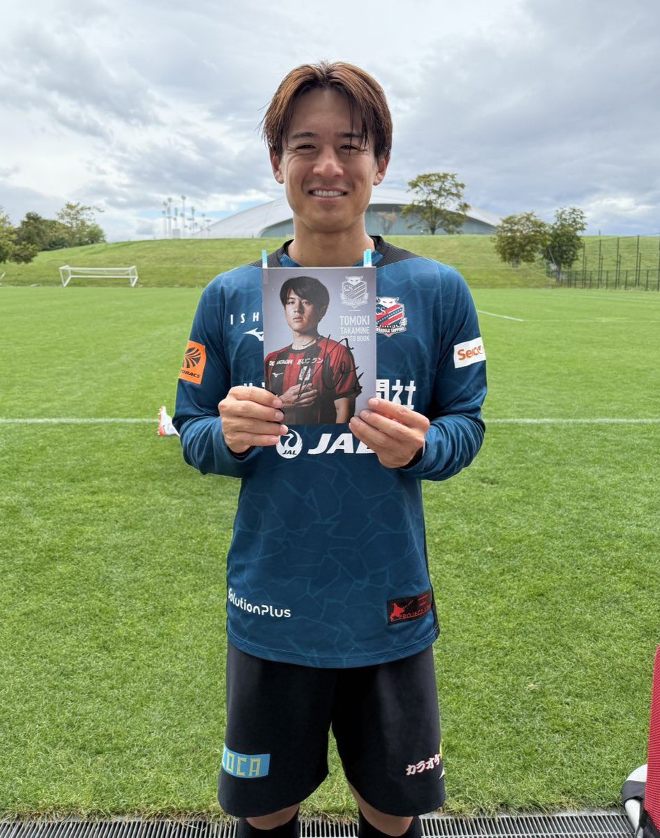 apg_aiplan's tweet image. /
高嶺選手ゴラッソすぎて🔥
緊急プレゼントキャンペーン🦉
\
高嶺選手フォトブックを3️⃣名様にプレゼント🎁
🔻応募方法🔻
☑️フォロー
☑️この投稿をリツイート
🕛10/19(日)23:59まで
#consadole