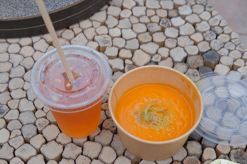 akari_log's tweet photo. コモンズと食事で楽しんだ万博記録。個人的には大満足のイベントでした。2回しか参加しなかったので食に全振りしたのですが、もっと行けてたらパビリオンも行きたかったな…。
オマーンのローズソフトクリーム本当においしかったので、関西のどこかで継続販売してほしいー
https://t.co/zeaexwF5Pc https://t.co/dO1wox00Fs