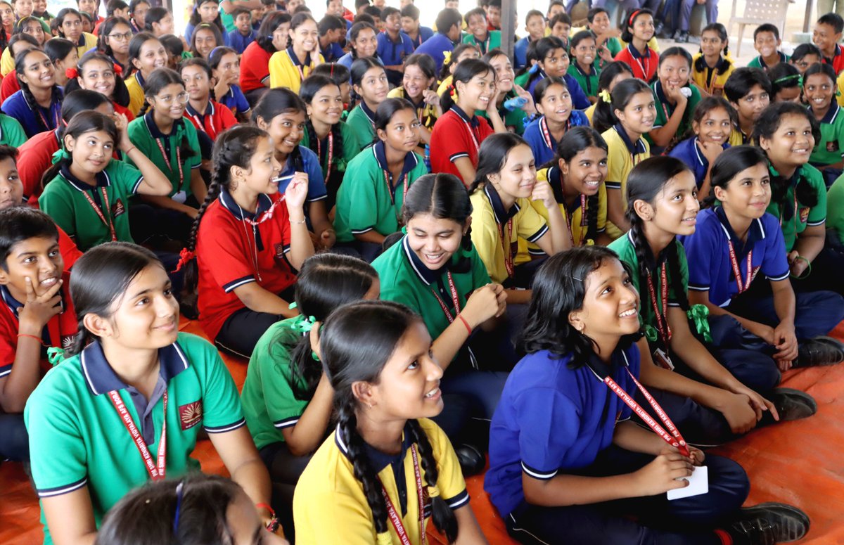 sangeetnatak's tweet image. Glimpses of the puppet show on Swachhata, organised by the Sangeet Natak Akademi North East Centre, Guwahati, to promote the values of cleanliness and civic responsibility among students. 

#PuppetShow #SwachhataHiSeva2025 #SHS2025