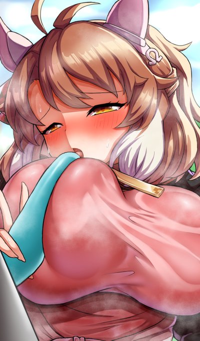 前は少ししか見せれなかったけど今なら見せられる
ダンツフレーム実装おめでとう!!!(再掲
夏の季節の絵なのでチューペットを頬張っています(迫真) 