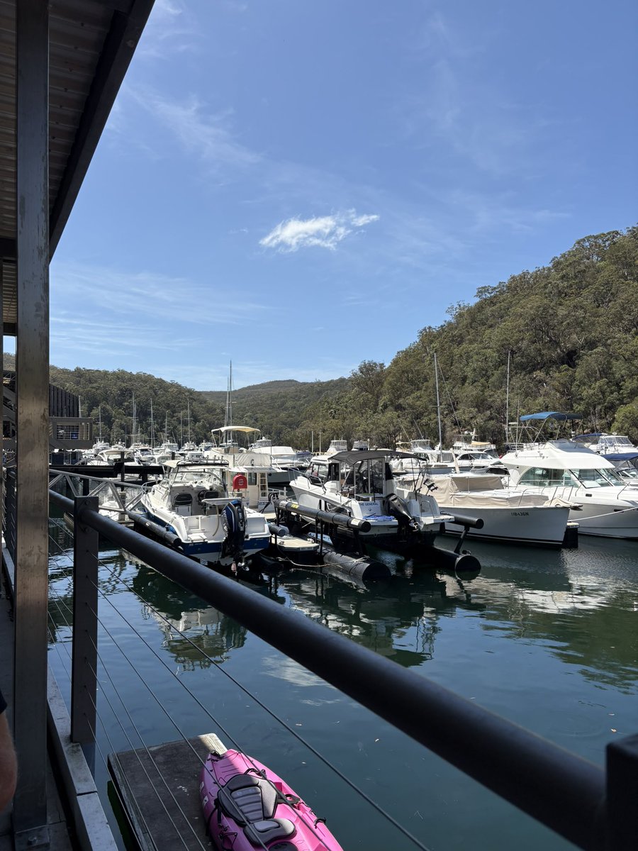 DefiantBA's tweet image. Enjoying the last couple of weekends in Sydney. Hiking in Ku Ring Gai National Park.