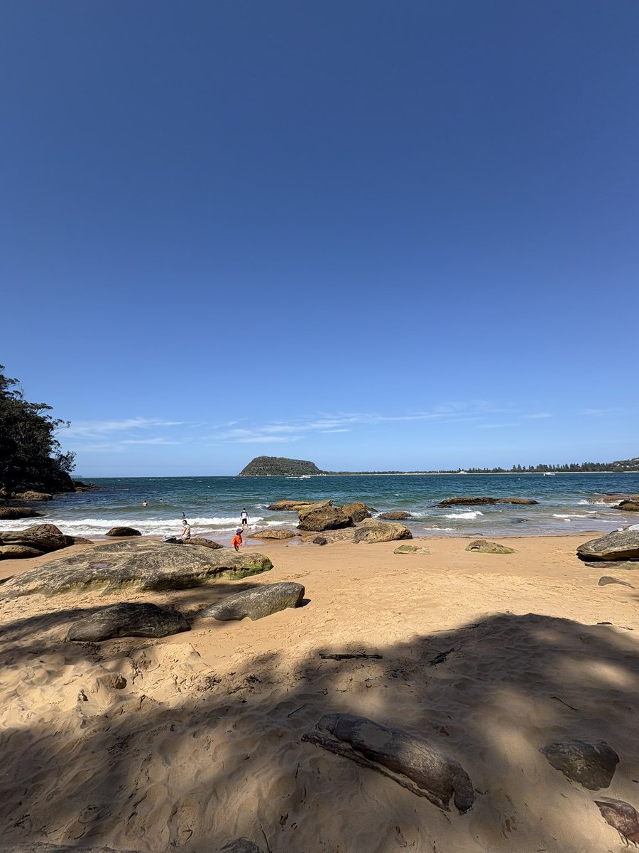 DefiantBA's tweet image. Enjoying the last couple of weekends in Sydney. Hiking in Ku Ring Gai National Park.