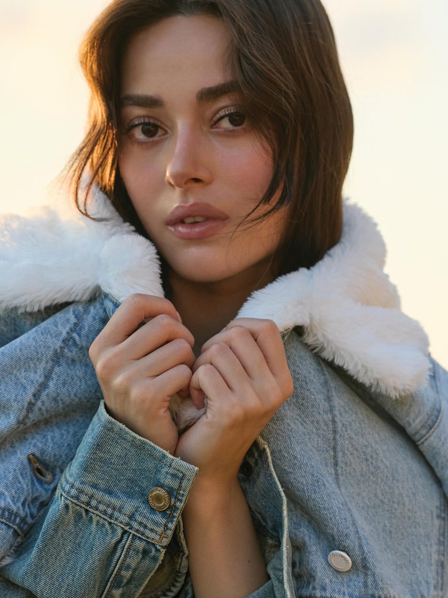 evless1's tweet image. #SimayBarlas for ALL magazine /october issue  

"Acting actually began for me as a curiosity at a very young age. The moment I first stepped onto set, I felt like I'd entered that magic. I chose to follow my heart and bring to life as many different characters as possible.…