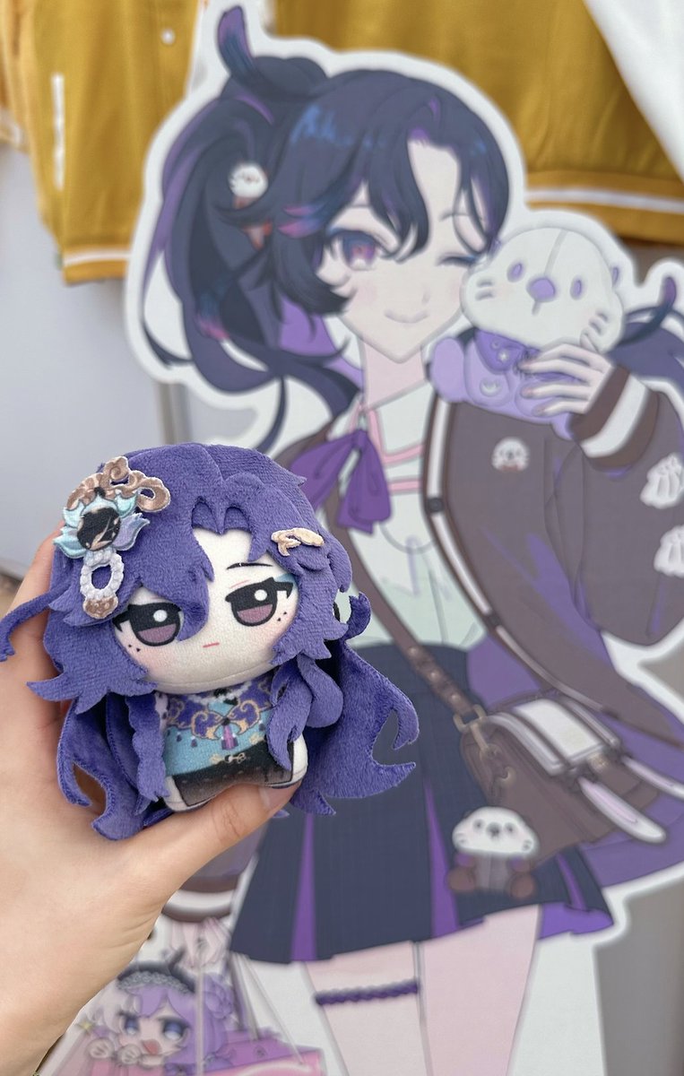 ZhenYuVT's tweet image. last day at twitchcon!!! look at this amazing beautiful gorgeous standee art by @laicchiato heheh