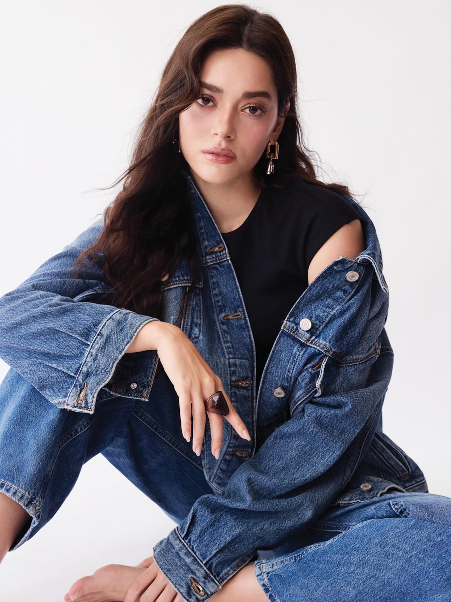 evless1's tweet image. #SimayBarlas for ALL magazine /october issue

"It's not easy to show yourself on social media because people often only see what they see. Even though I'm not very active, I use social media as a space where I can support my work and showcase my own style. I try to build a bridge…