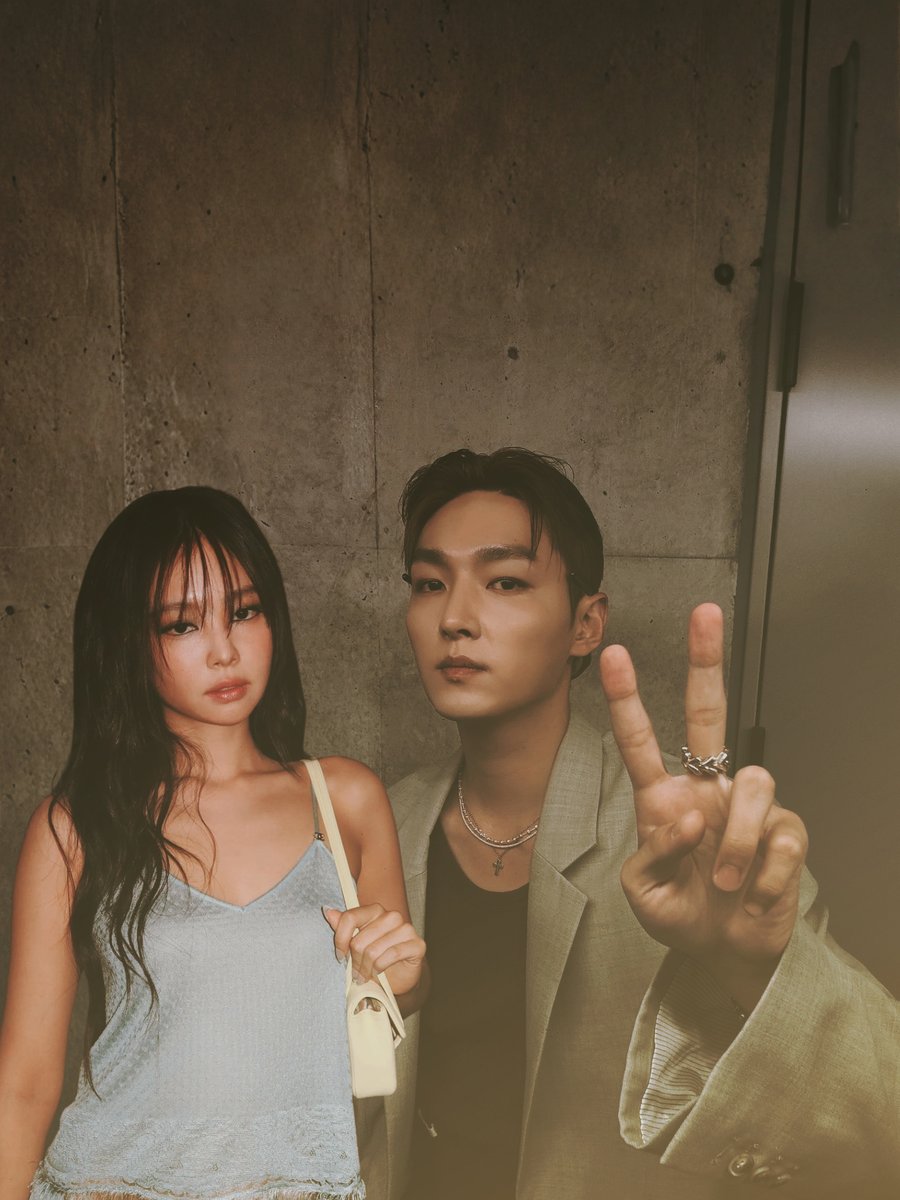 Yippie, ketemu juga sama bff aku Zidan Linardy Ardinata UNT-42 yang baru aja habis bekerja. Dia bilang udah kecapek jadi mau langsung rebahan. Maklum dia hobbynya rebahan terus!