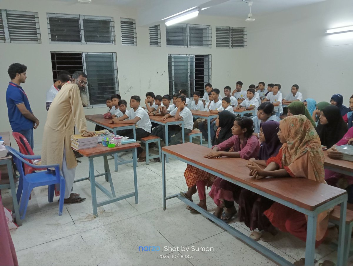 builderAcademy_'s tweet image. About 50 students joined the @GiggleAcademy class with great enthusiasm and joy @cz_binance @heyibinance
The Builders community organized a special educational and humanitarian event at Falgacha High School, located in Sundarganj, Gaibandha, Bangladesh.
During the session, the…