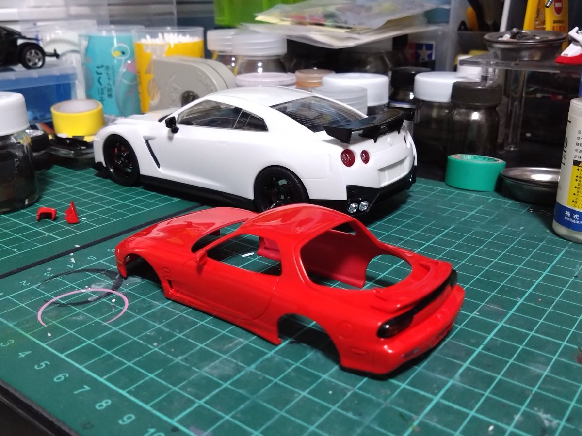 新キットレビューしつつ1/32のFDの研出し仕上げ中！
#楽プラ #アオシマ