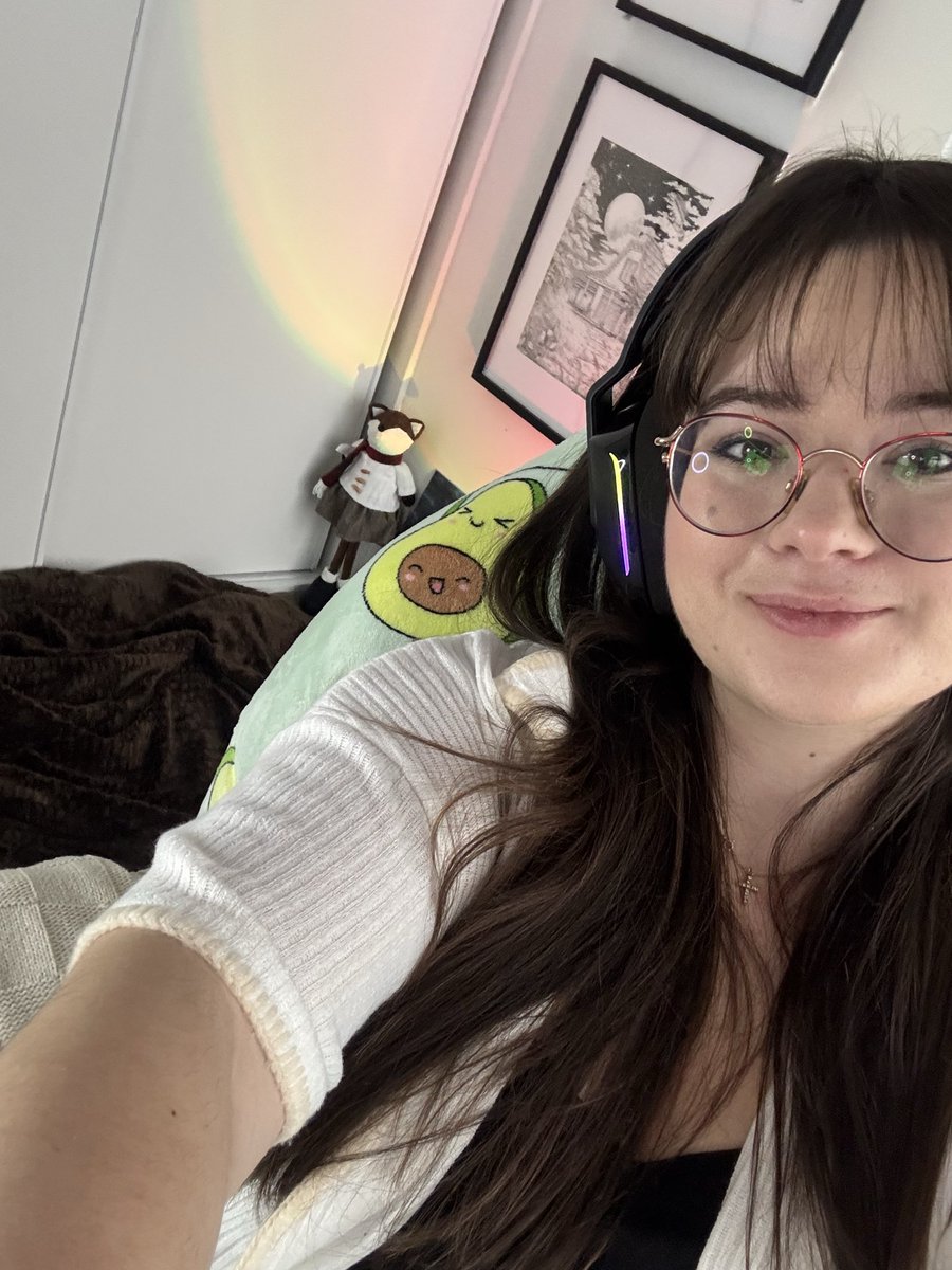 Post PAX streams with more #hollowkinghtsilksong  
twitch.tv/renaissance101