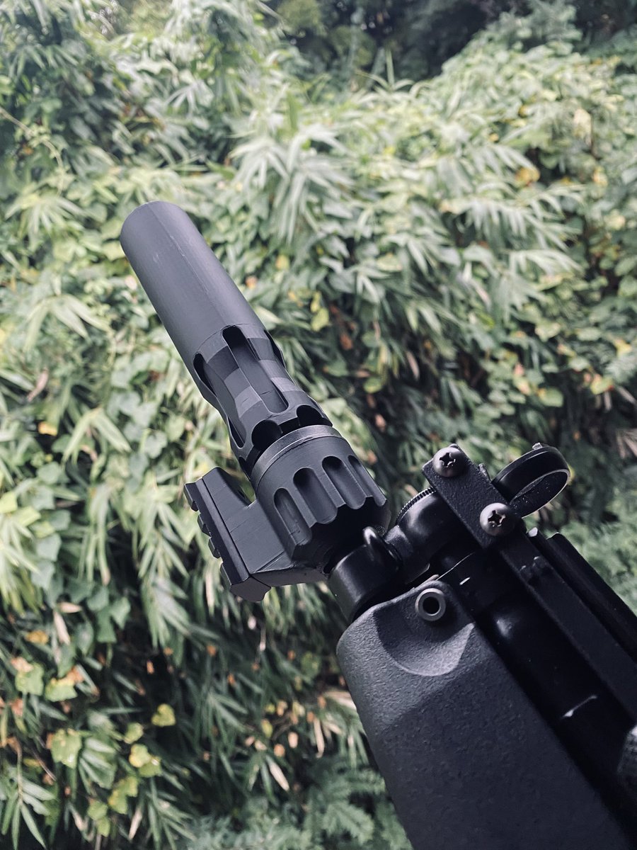 ripya_cat's tweet photo. 完成しました。mp5標準マウントアタッチメントにレールを追加するモジュール。

なんかすっごいカッコいい… https://t.co/jecJY7yUht