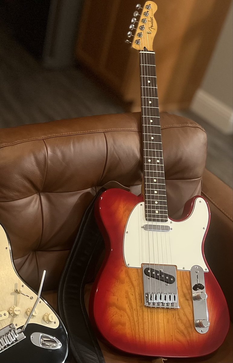 Just a so called “slab of wood” that accidentally became iconic😉😂🤘 
#guitarist #Tele