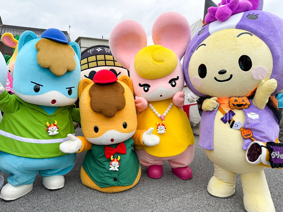 みんな一緒にお写真とってくれてありがとう〜！🐴

#ご当地キャラ博
#ぐんまちゃん #群馬