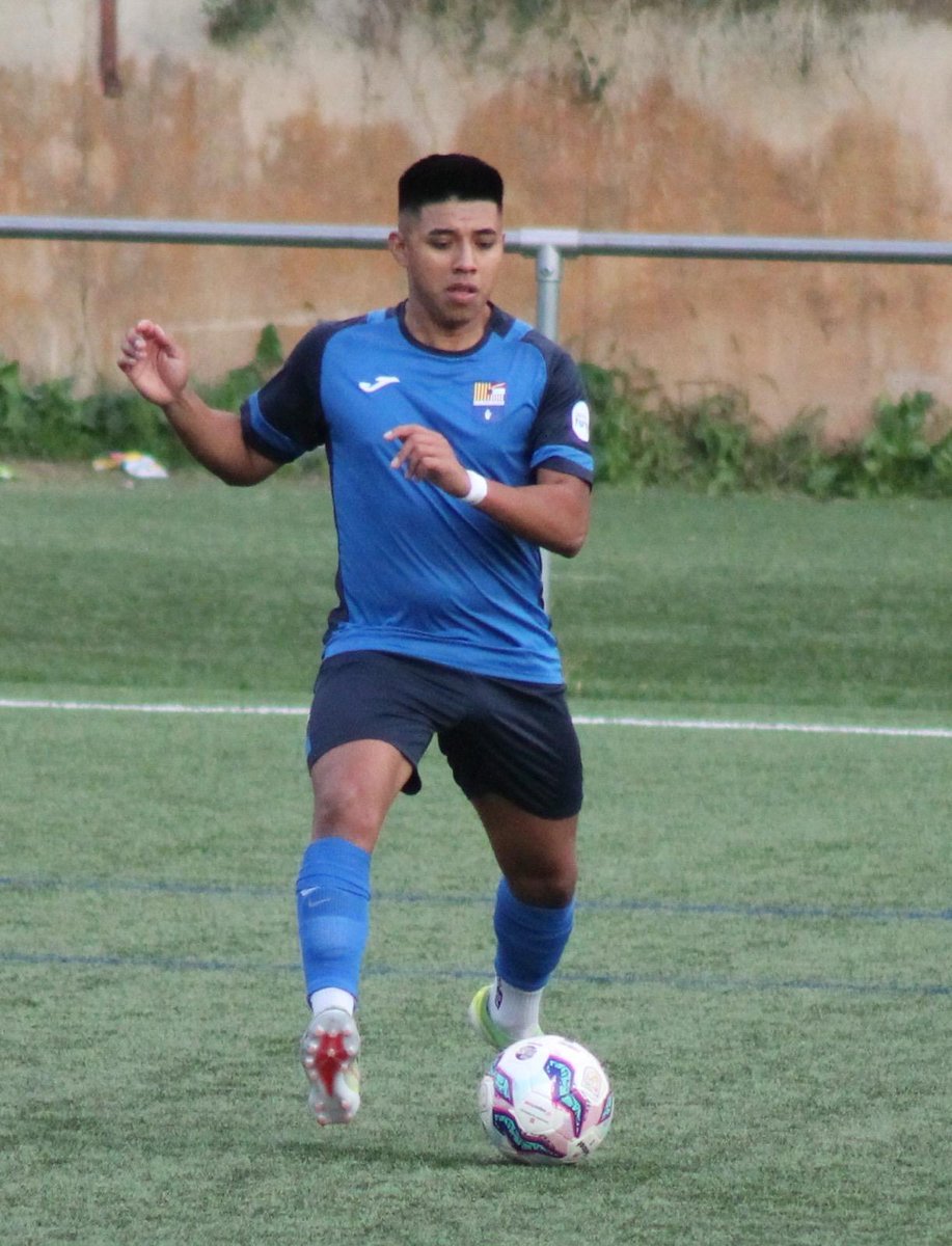 <a href="/CFAEspluguenc/">CFA Espluguenc</a> 6
<a href="/CEECOLLBLANCTO/">CEECOLLBLANCTORRASSA</a> 0
Sumen +3 , seguim treballant per millorar 💙
#3cat10 #Futbolcat #Esplugues