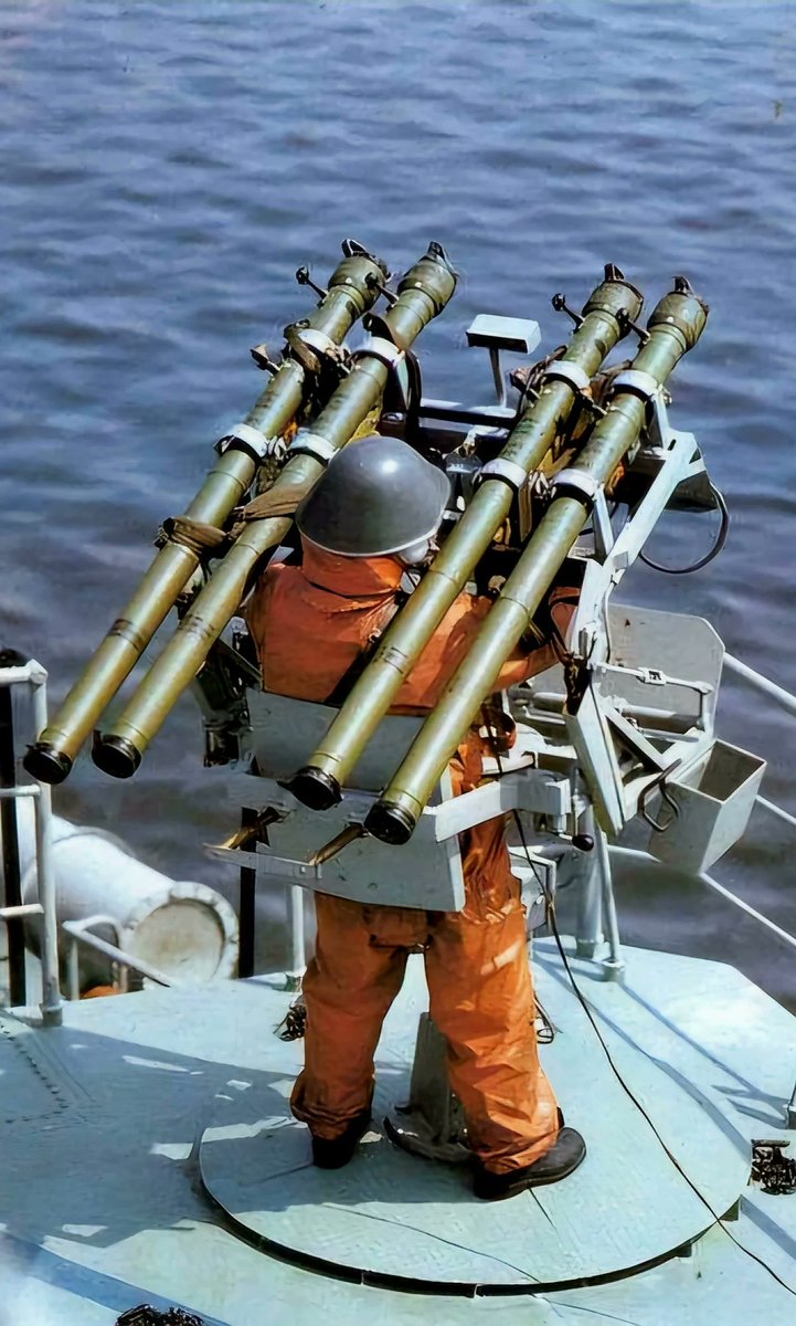 The East German FASTA-4M system is an adaptation of 4 9K32 Strela-2 MANPADS to Volksmarine ships.