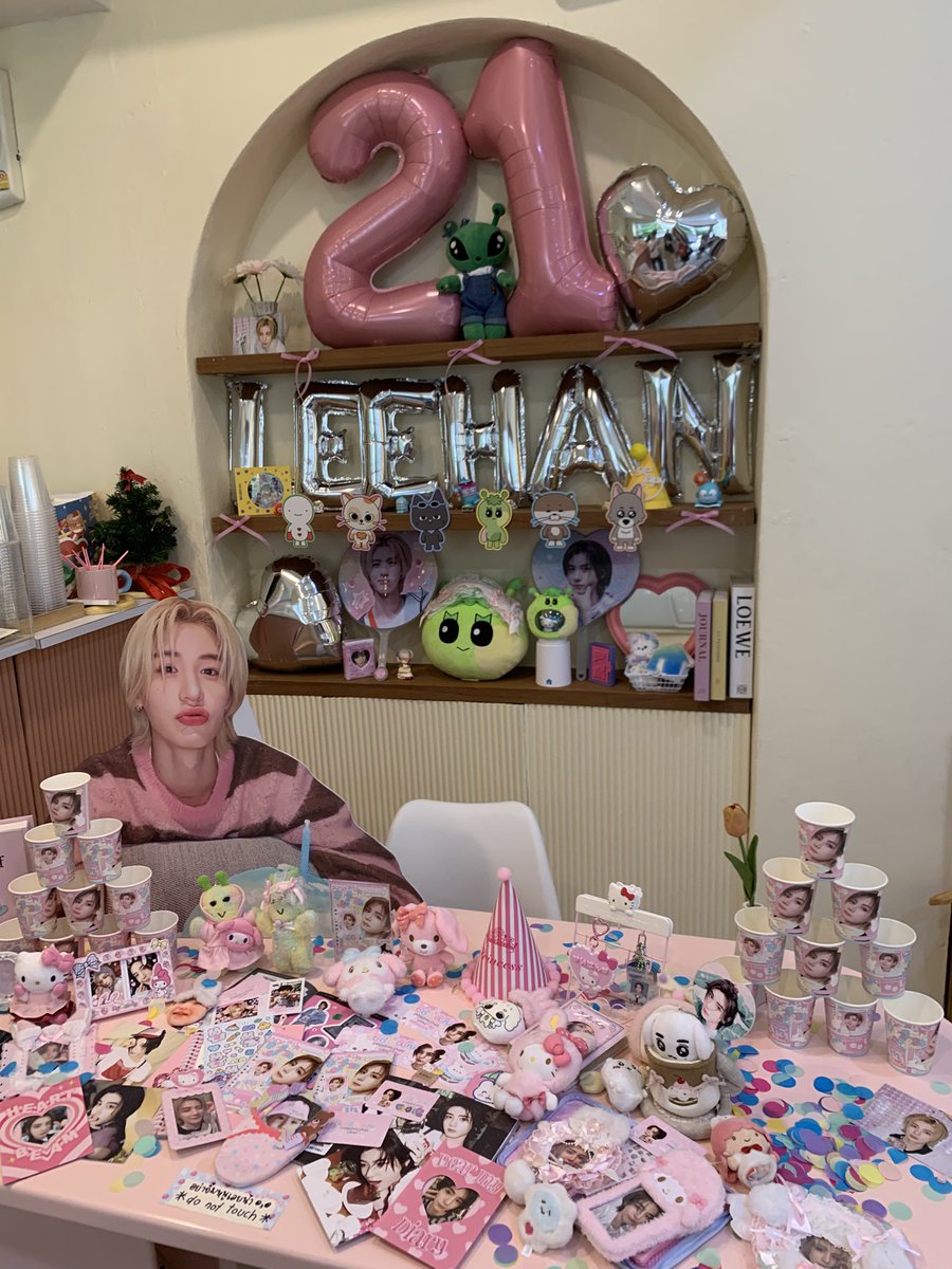 bowwxm's tweet photo. เป็นเฟ่อีฮันที่น่ารักมาก ได้บั้มด้วย ฮืออ😭💗 #21sweetWishes https://t.co/dhN6hSeYob