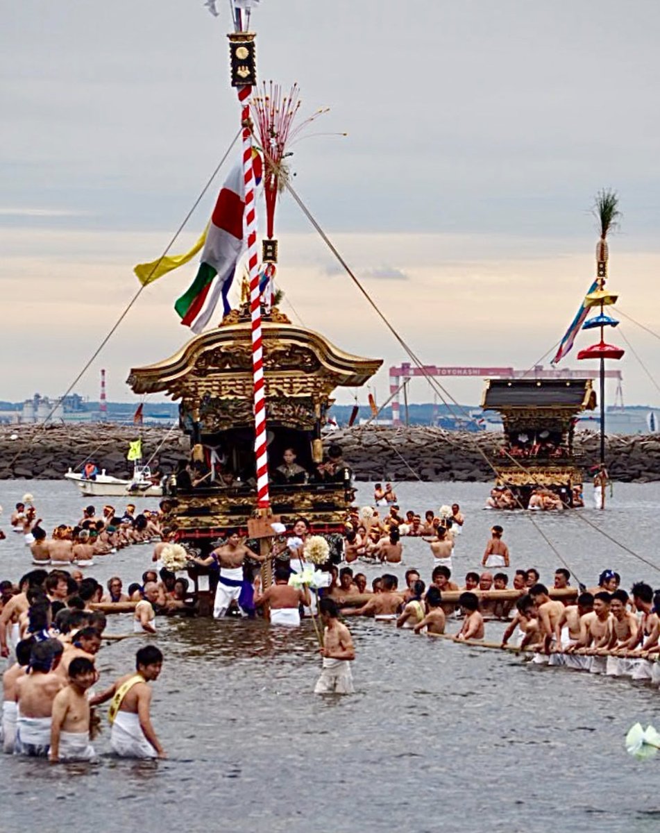ほの国東三河の秋祭り】 蒲郡市の「三谷祭」。 豪華な山車4台が海を
