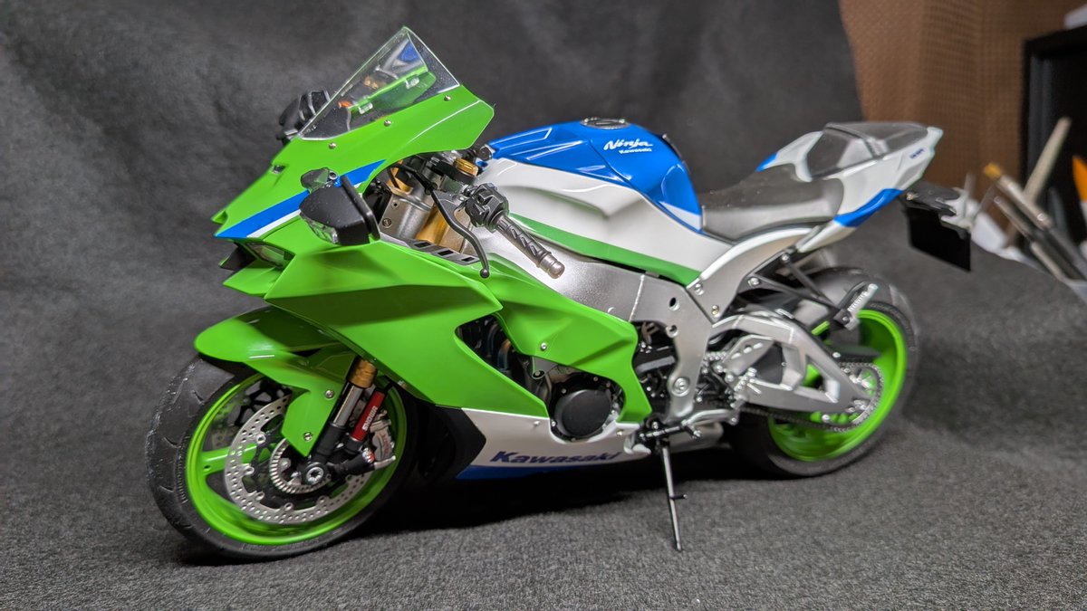 MASAMETAL17's tweet image. MENGMODEL ZX10R 完成しました🎉

最後のカウル組み立てでクリア割れができましたが(泣)完成といたします

＃MENGMODEL
＃ZX10R
＃バイクプラモ盛り上げ隊