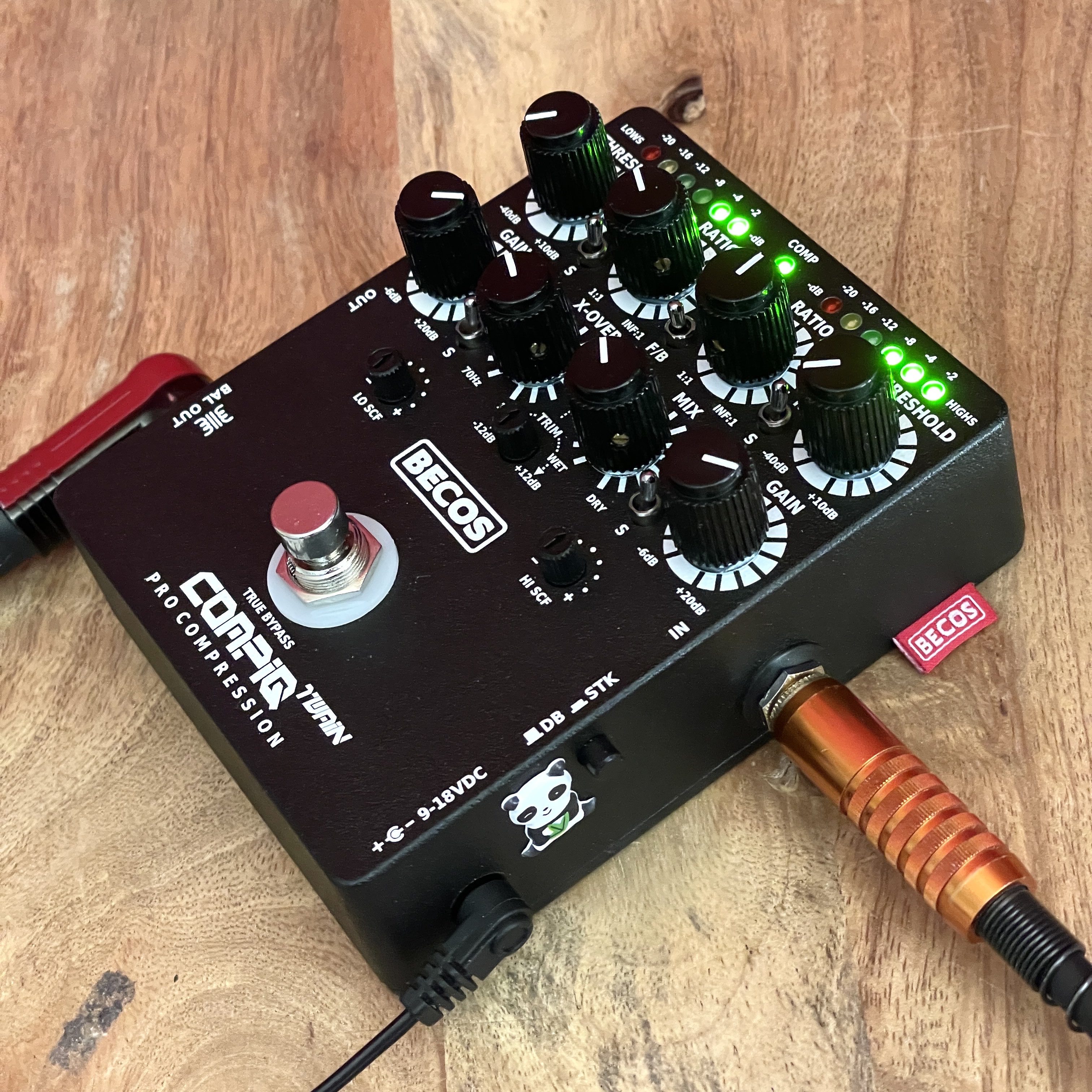 ベース BECOS CompIQ TWAIN MK2 Panda Stickered BECOS - CompIQ TWAIN MK2 Panda Stickered – LEP INTERNATIONAL