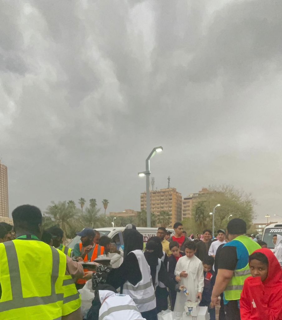 TeamDuwa's tweet photo. استكمالًا لرحلتنا في العطاء 💚
هنا جزء آخر من أعمالنا التطوعية السابقة https://t.co/K8u9ZPulTF