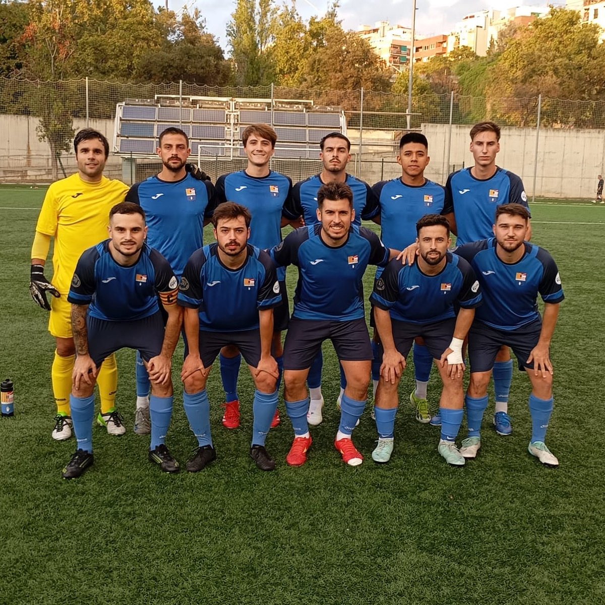 𝗟𝗜́𝗗𝗘𝗥𝗦! 

Iniciem el diumenge com a líders del grup 10 després tres victòries i dos empats. 

El camí és molt llarg, però anem en la direcció correcte! ✊🏻

#SomEspluguenc | #Futbolcat | #3cat10