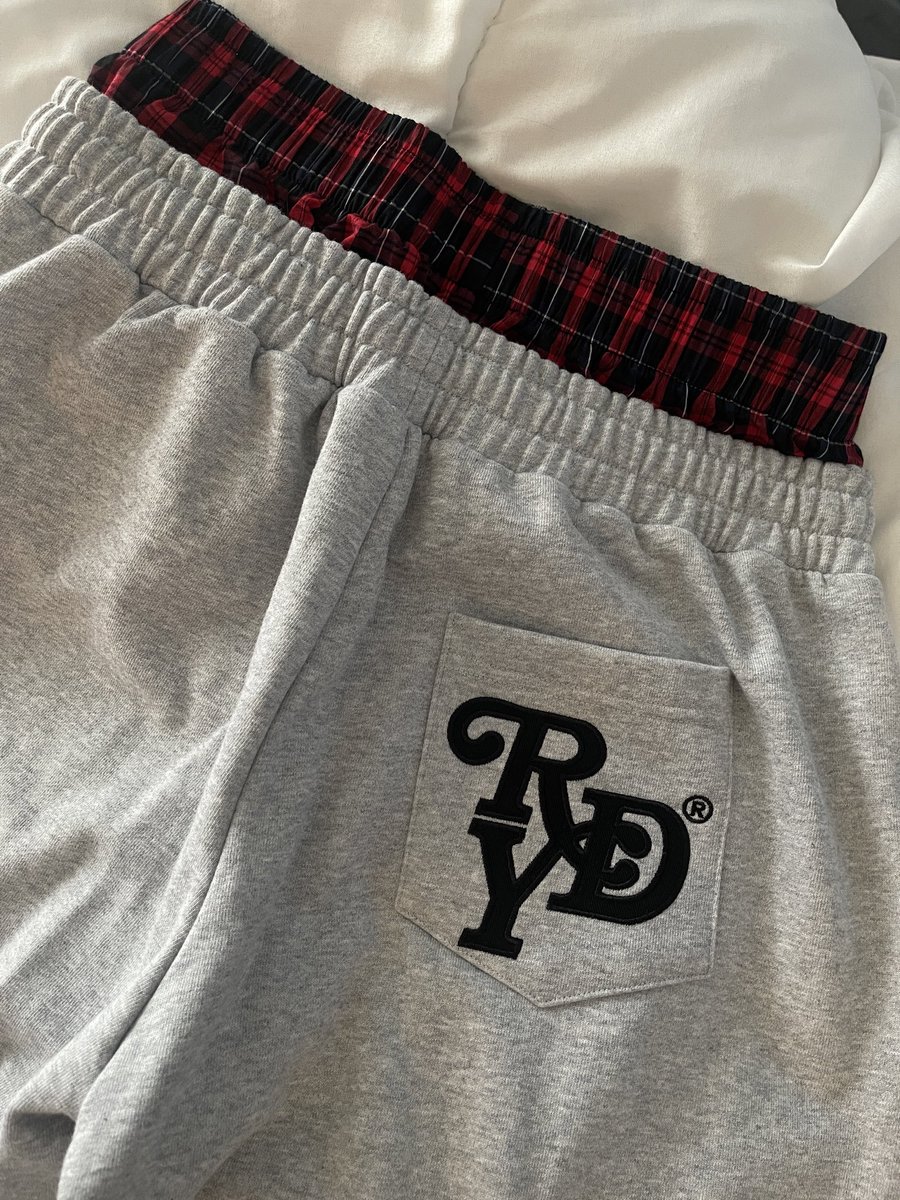 pueflunaa's tweet photo. ส่งต่อ RDY Love you(th) Sweatpants GREY L 1,390 from 1,690 พร้อมโอนลดได้ 
ส่งฟรี ดูพต.ได้ค่ะ ถุงกับแท็กยังอยู่
#ส่งต่อเสื้อผ้า #ส่งต่อcintage #เสื้อผ้ามือสอง #rundownyouth #ส่งต่อrundownyouth #ส่งต่อเสื้อผ้ามือสอง #ส่งต่อvgh #vghbkk #uxryclub #fallenangels https://t.co/Rb7XcYifht