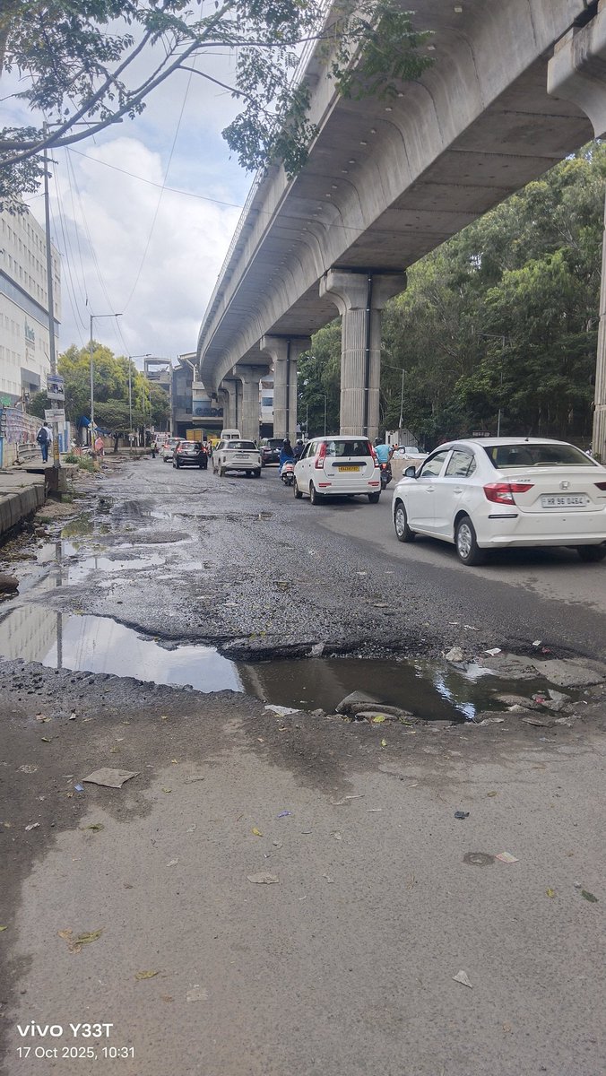 🚨Bengaluru🚨

Shameful state of Bannerghatta Main Road, right opposite IIM Bangalore and Fortis Hospital.

For over 2–3 months, commuters and institutions have been struggling with this stretch. 

It’s time for authorities to act. 🙏
