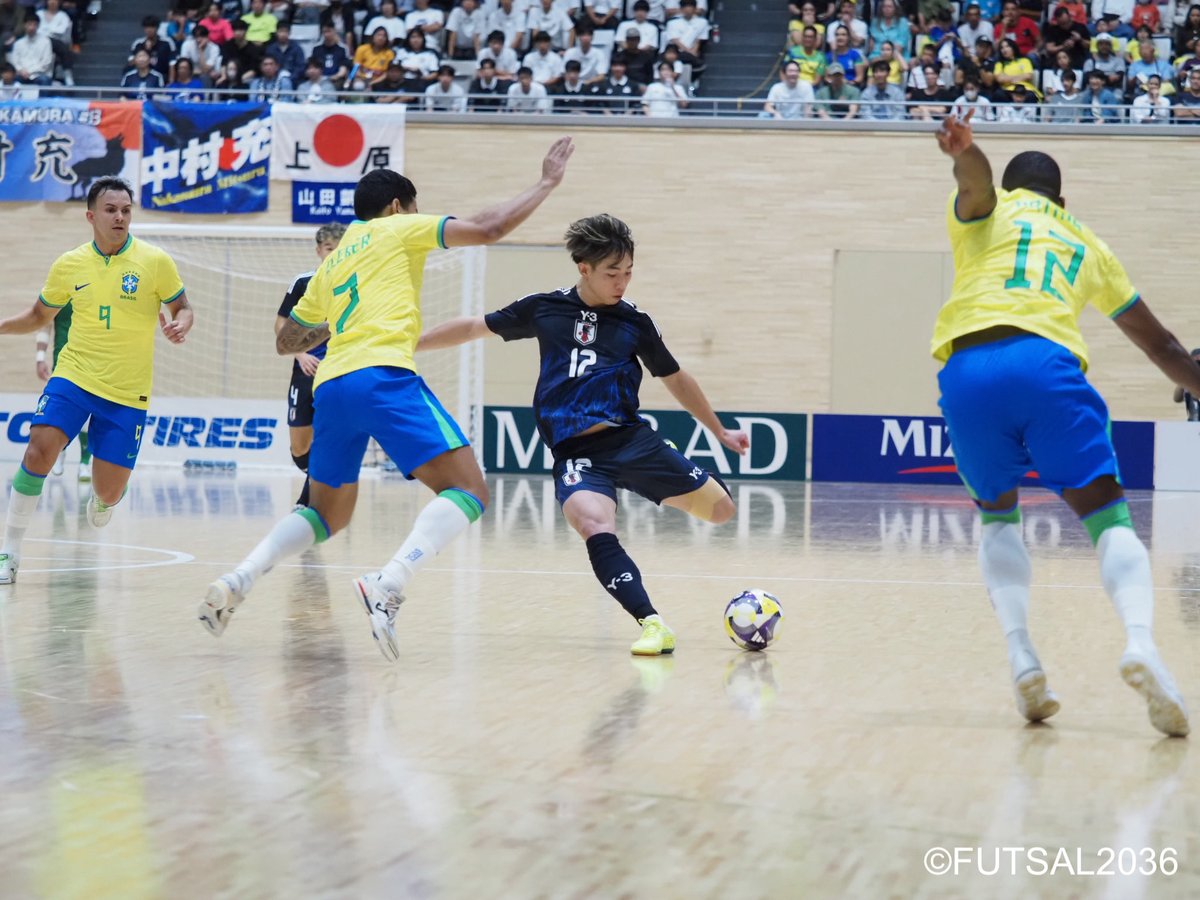 futsal2036's tweet photo. 【FT】
フットサル国際親善試合 第2戦
🇯🇵 #フットサル日本代表 2-3(1-3) フットサルブラジル代表🇧🇷

2'  失点
3' 失点
7' 失点
17' 新井裕生
39' 新井裕生

#jfa #daihyo https://t.co/Kmko5vSYIL