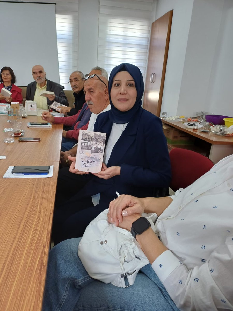 Kuşlukta Yazarlar tweet media