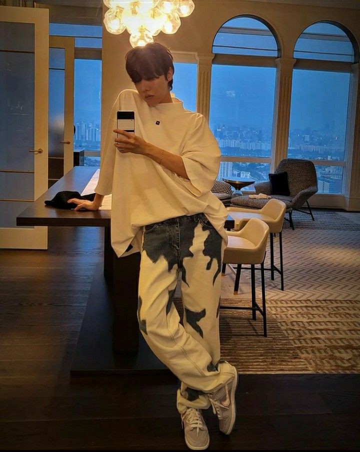 I vote #jhope for #2025MAMAVOTE