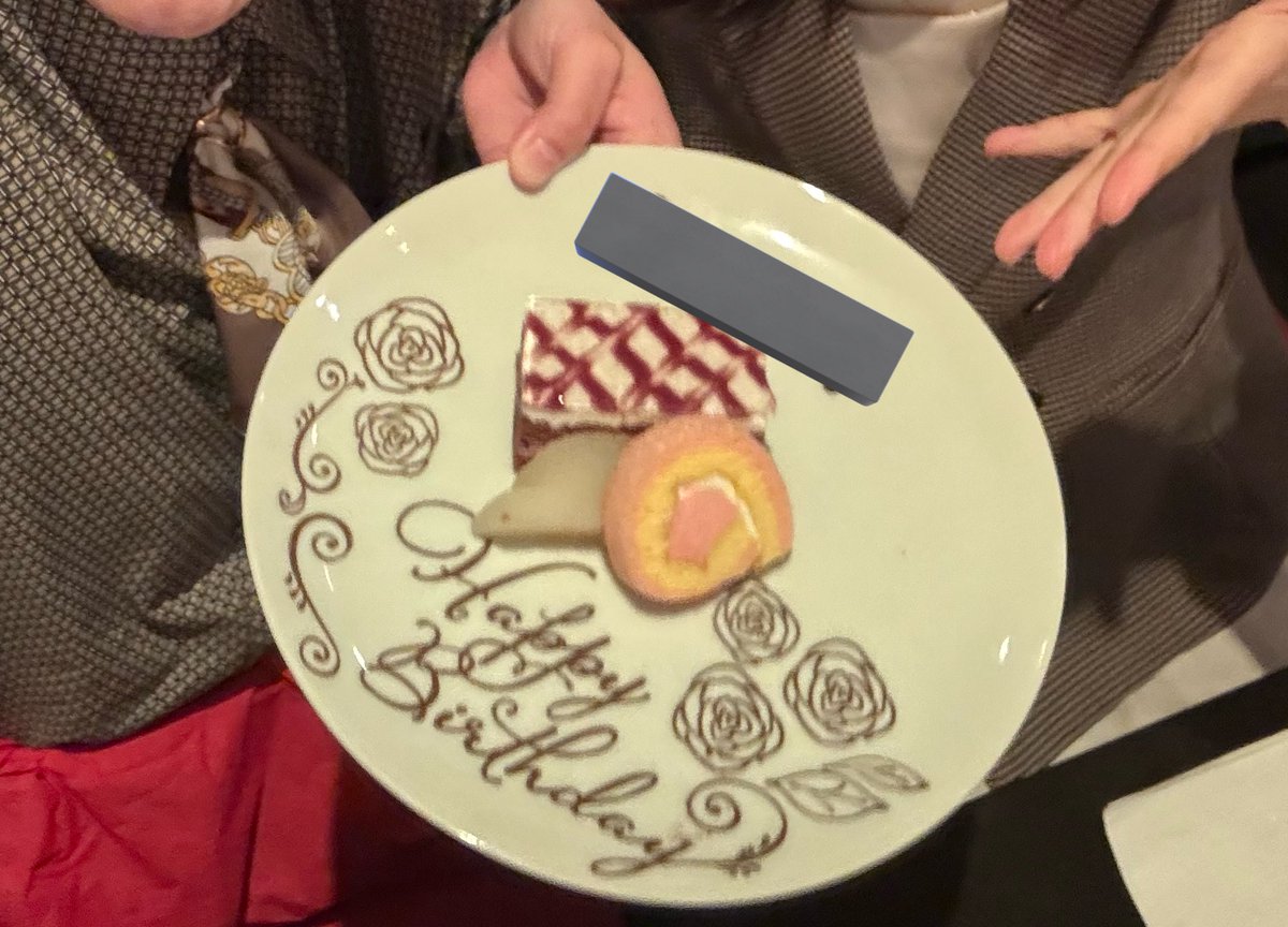 仕事忙しすぎて気づいたら3週間前に24歳にナッテシマッタ‼️‼️
👧🏻、友人、上司色んな人に祝って貰えた‼️ハッピー‼️
外見/中身共に素敵な人間になる‼️‼️

#ボーイッシュ