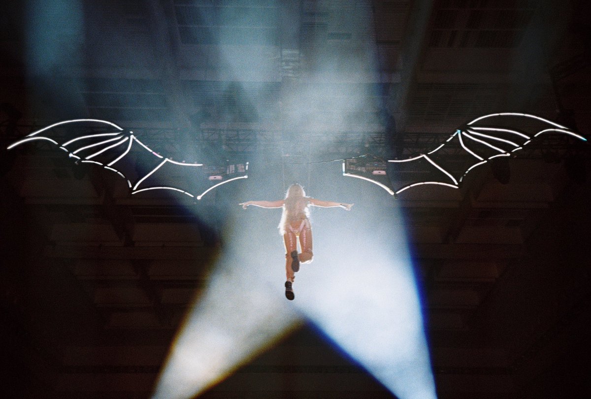 pronto hace 2 años del fin de gira en Granada <3