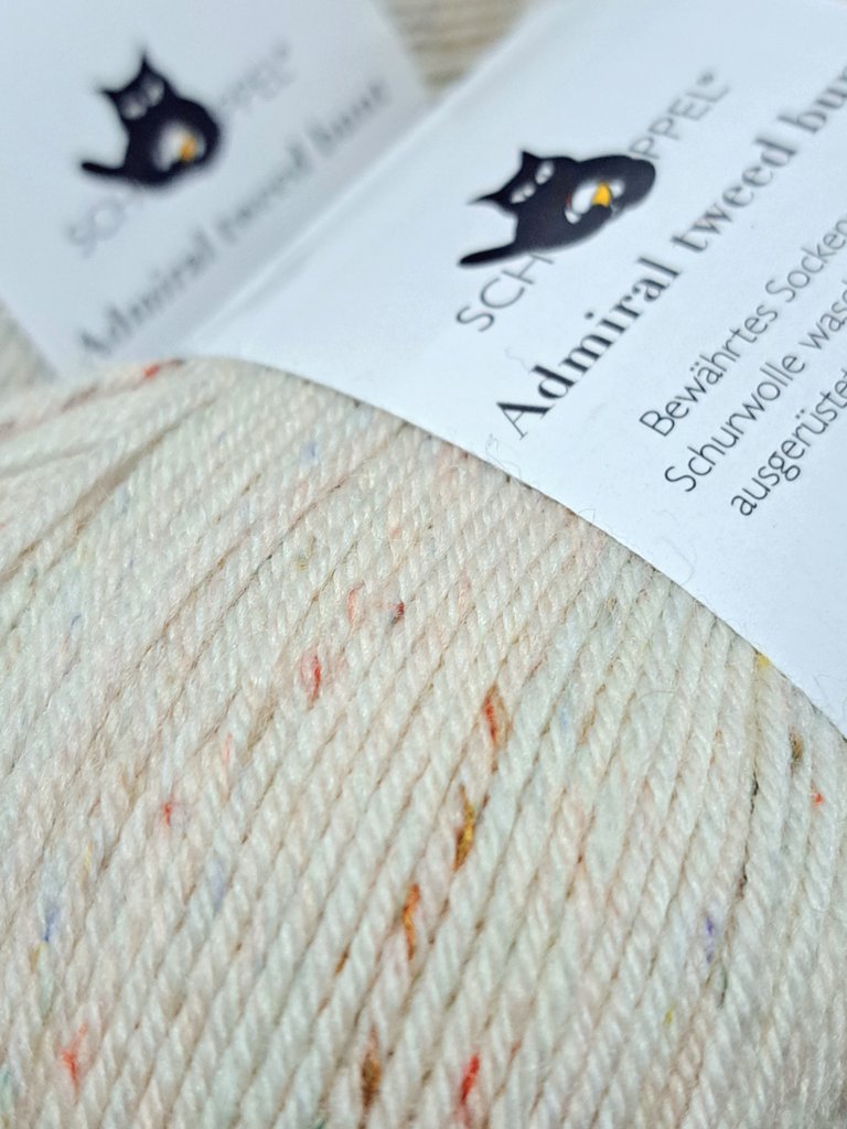 すっかり秋🎃🍁🌰ですね
今日は香茸🍄の御強とおでん🍢と熊🐻‍の佃煮の仕込みをしております
あ、毛糸も届きました🧶
初🔰SCHOPPELさん嬉しい🥹💖ﾃﾞｽ