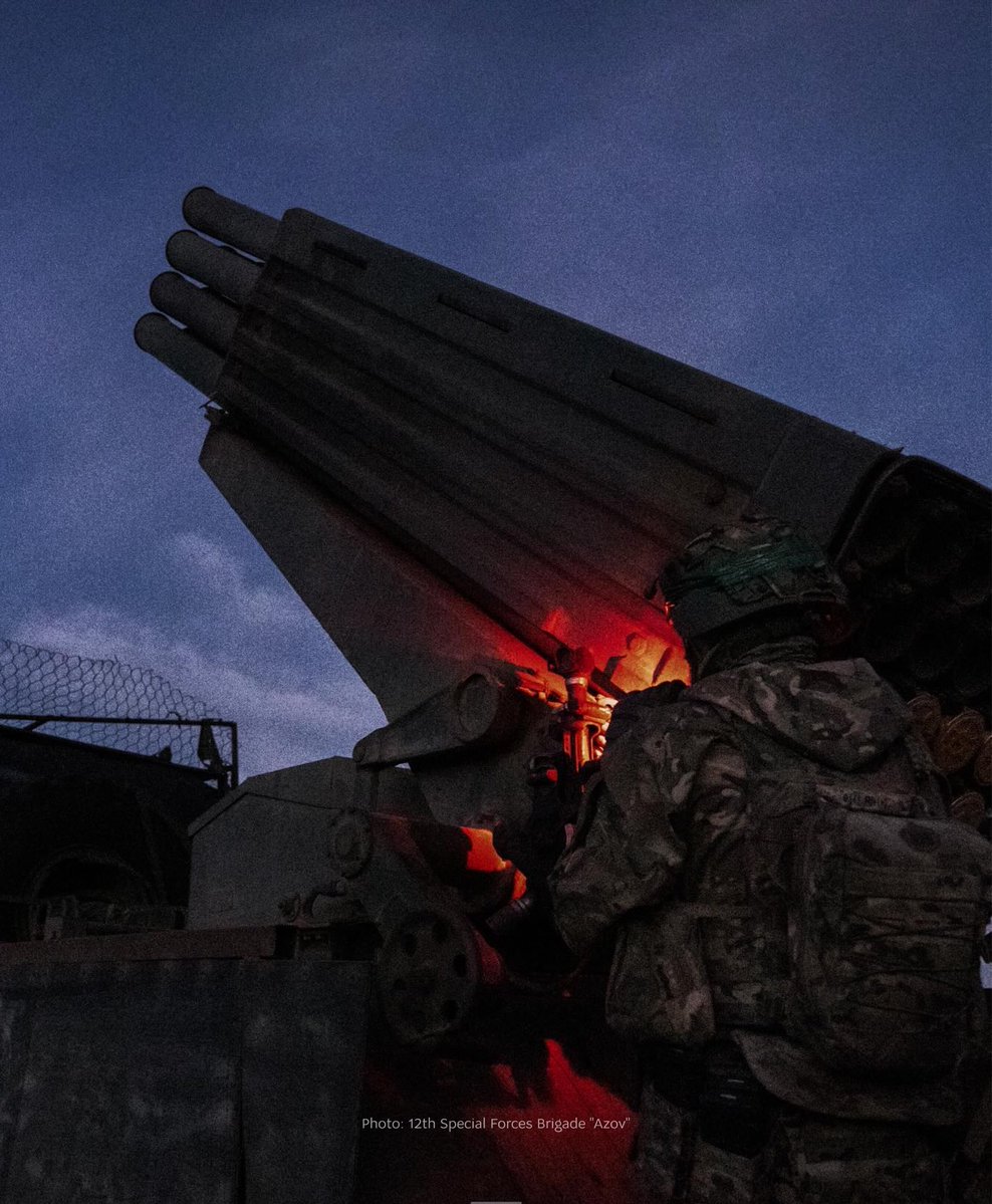 MFA_Ukraine's tweet image. On the Toretsk front at night, Ukrainian defenders launch strikes from a GRAD. Every salvo is part of their daily defenсe of Ukraine against Russian aggression. We thank them for their bravery 🇺🇦