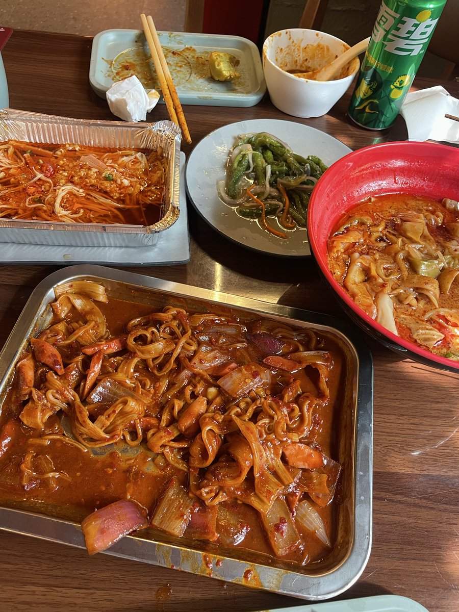 ガチガチ中華(东北菜）食って来た
1週間分の脂摂取してゲロ吐きそう