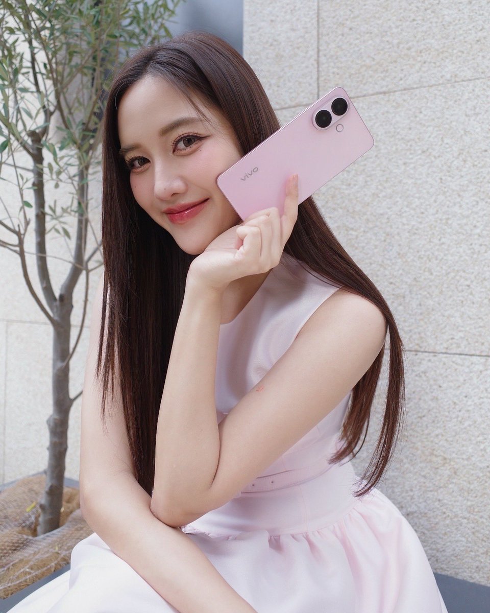 freenbeckfc's tweet photo. “Pop Pink perfection 💞

#vivoV60LiteNonstopFun #vivoV60LitePopPinkPhone
#srchafreen https://t.co/ojOP5210or
