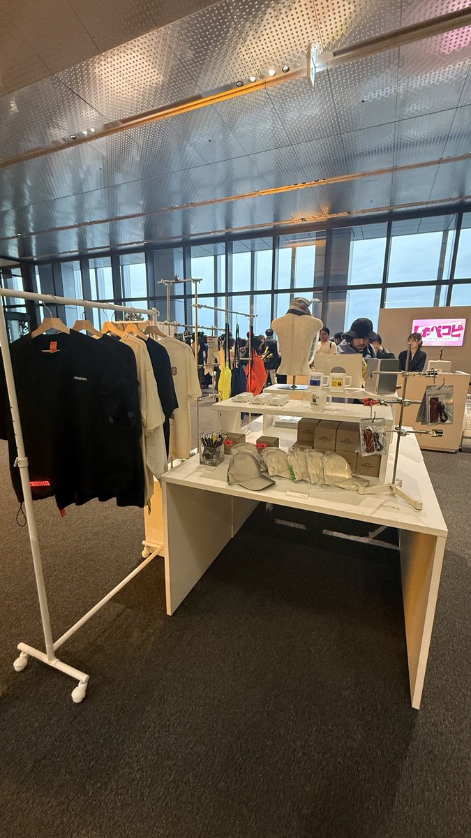 sunaken1209's tweet image. VIVISIONブース！
#虎ノ門広告祭 オリジナルがあったりしてぇ〜