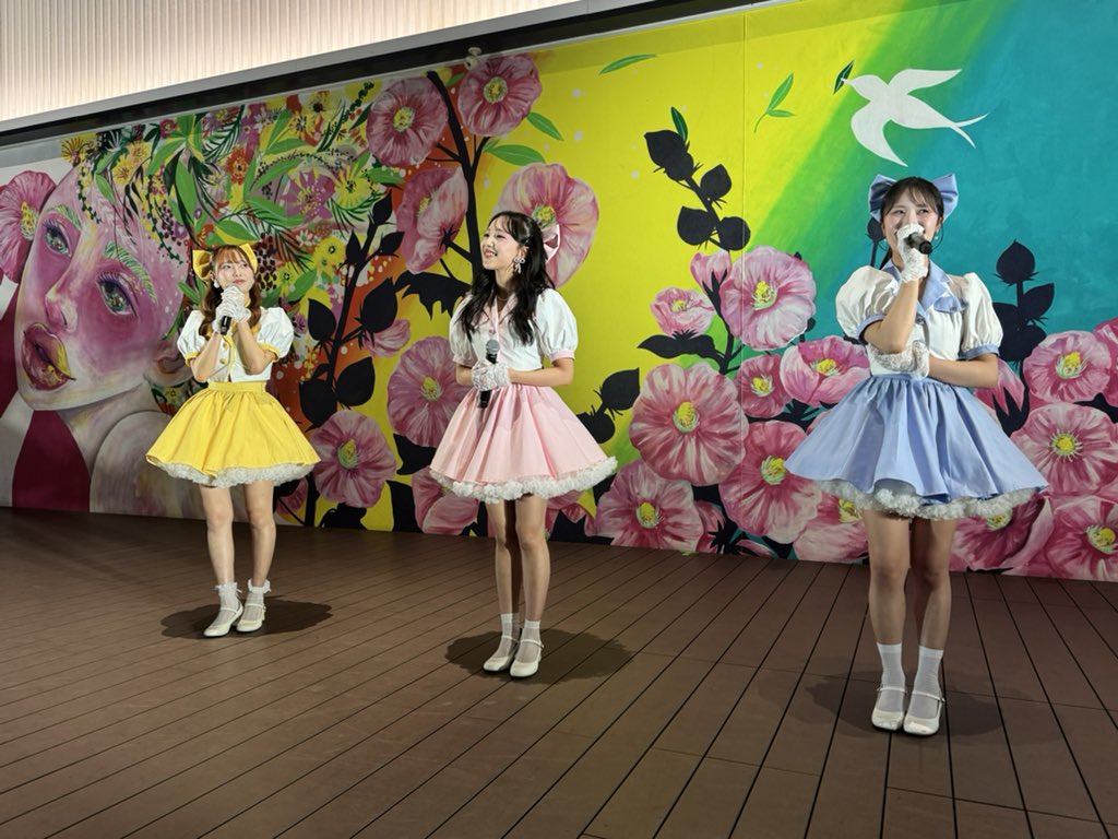 matsu_tara's tweet image. SHIZUOKA LIVE FES VOL.3
ARTIE アルティエ 20251013
後ろの背景と本当マッチしてますね💛🩷🩵😂
#유니코드 #UNICODE
#ユニコード
@unicode_japan
@UNICODE_XNET