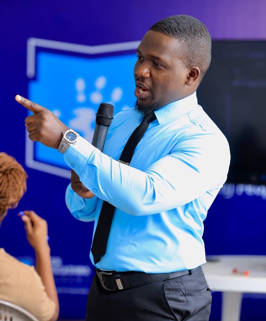 And when you go to church today, dear sister, pray for a good job, not a rich man.

You still single with no sense of direction, all because you still believe you have to be paid for being in a relationship!